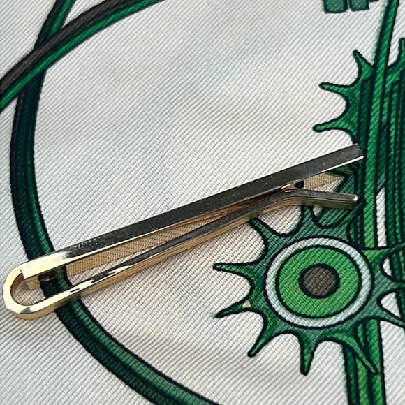 Christian Dior Tie Pin Gold Tone Logo Tie bar Neck-Tie clip Formal vintage Auth. - Picture 8 of 14